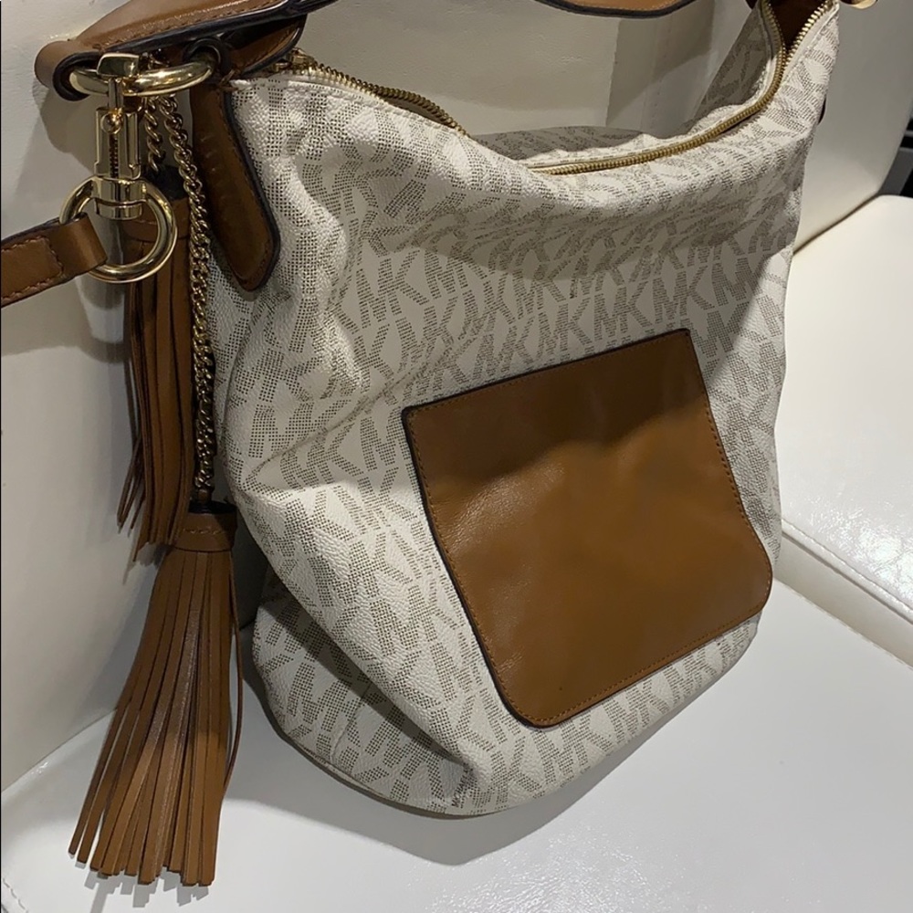 Brand New Michael Kors Bucket Tote Bag
